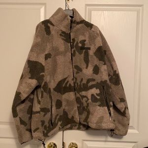 Essentials Fear of God thick fleece like zip up jacket with pockets .